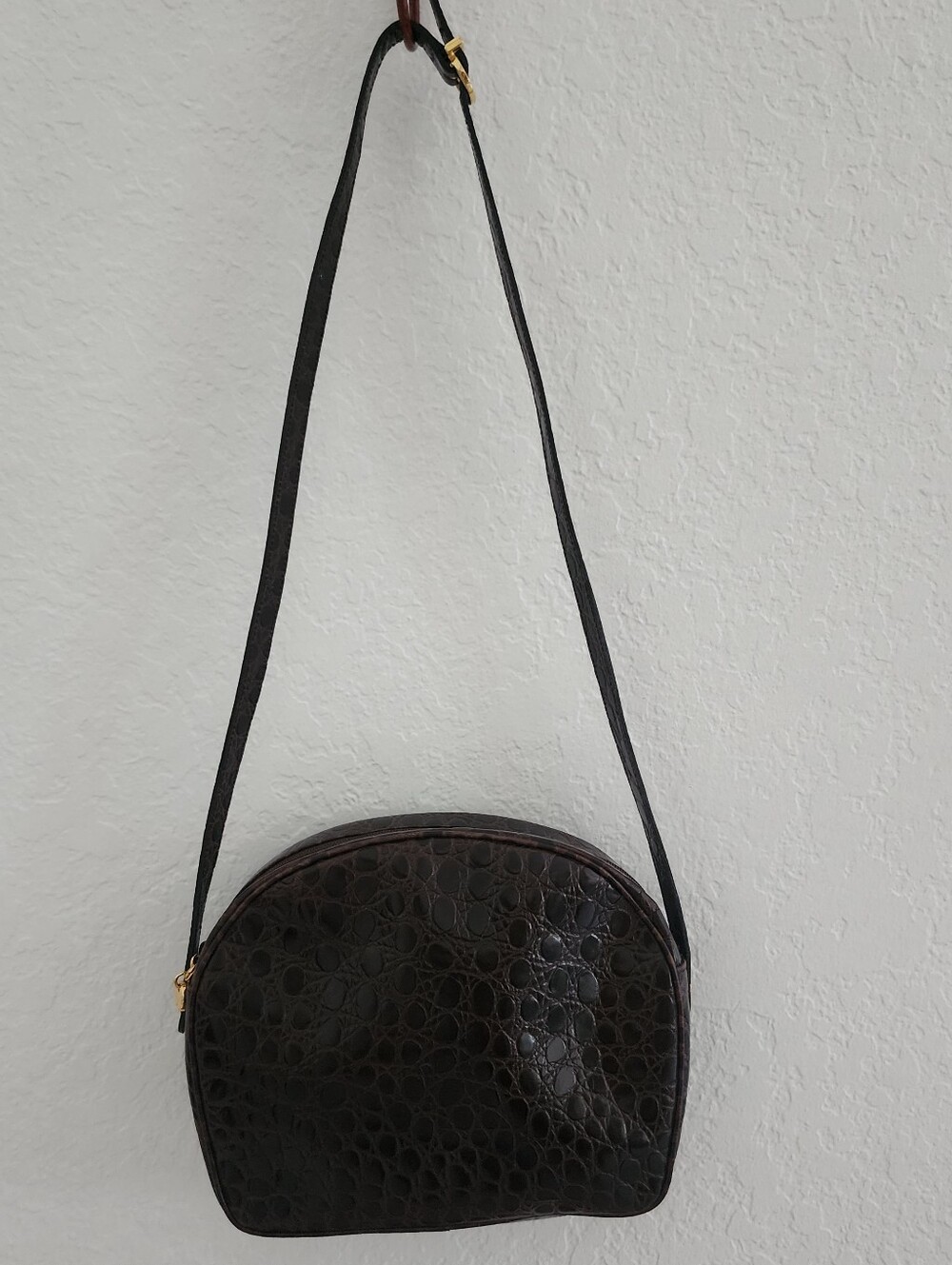 SALVATORE FERRAGAMO | Cross Body Leather Embossed Crocodile Bag - Picture 3 of 16